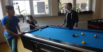 Billard spielen im Jugendtreff Westend Billard spielen im Jugendtreff Westend