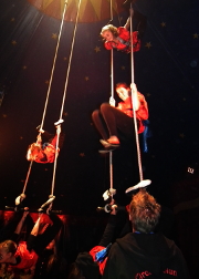 Trapezvorführung im Zirkus Soluna
