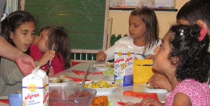 Gemeinsames Essen im Kindertreff Gemeinsames Essen im Kindertreff